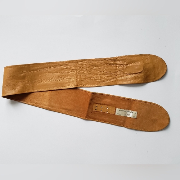 Emmanuel | Vintage Leather Wrap Belt - Picture 8 of 15